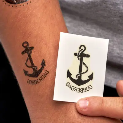Tattoos en blanco y negro (4×4 cm)